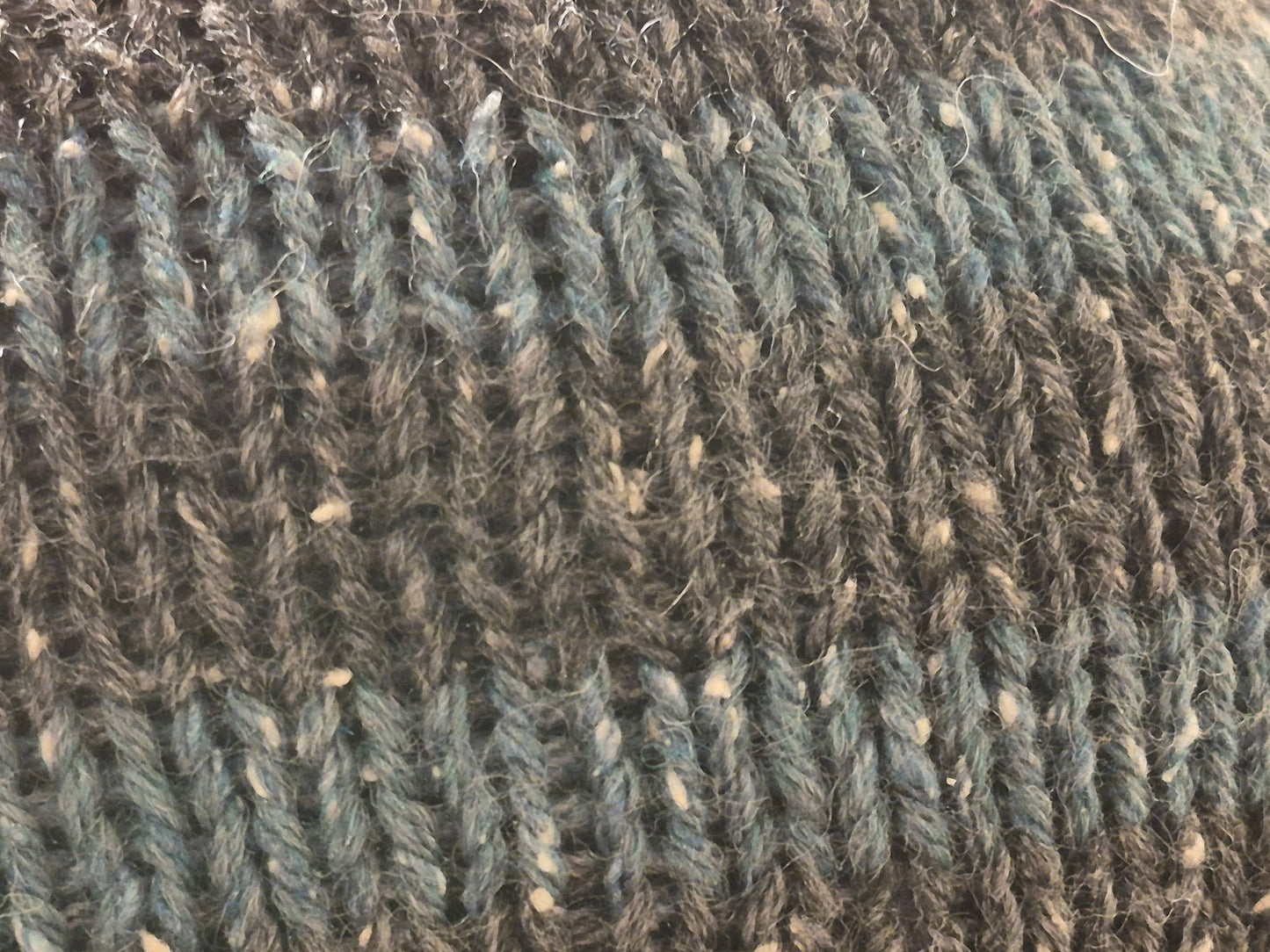 Bonnet acrylique classique à rayures