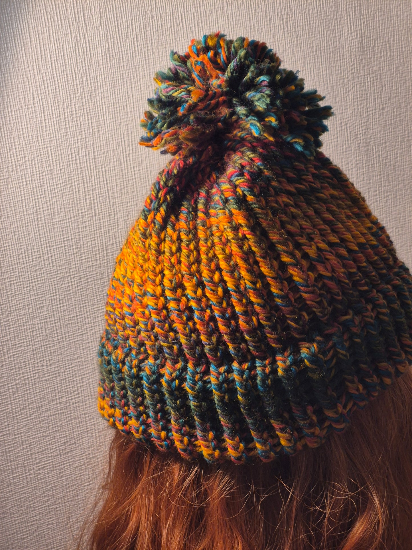 Bonnet multicolore arc en ciel